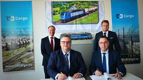 Contract signing with CD Cargo and Bombardier Transportation: (front l-r) Ivan Bednárik, CD Cargo and Michael Fohrer, Bombardier Transportation