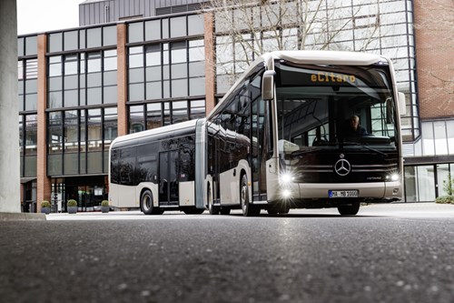 The Mercedes-Benz eCitaro "electrifies" Hamburg