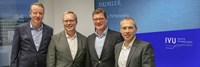 Daimler Buses acquires a 5.25 percent stake in IVU AG