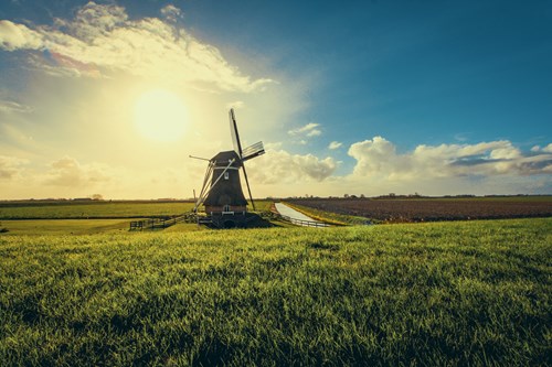 EU REVIVE Hydrogen truck starts in Breda in Hydrogen Region 2.0 station